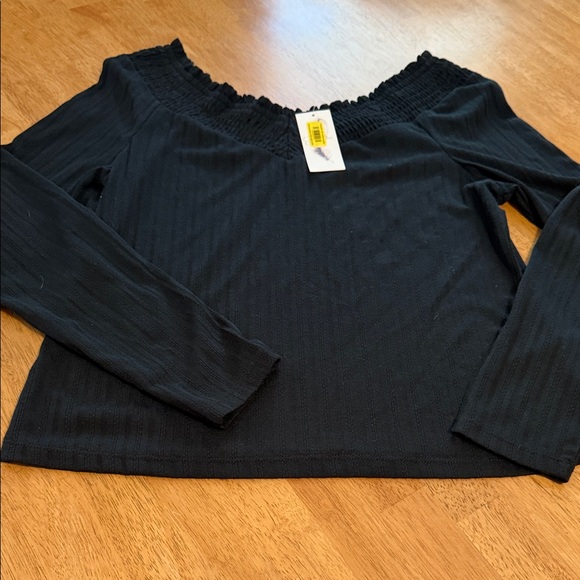 Jessica Simpson Tops - Jessica Simpson Elegant Black Long Sleeve Blouse